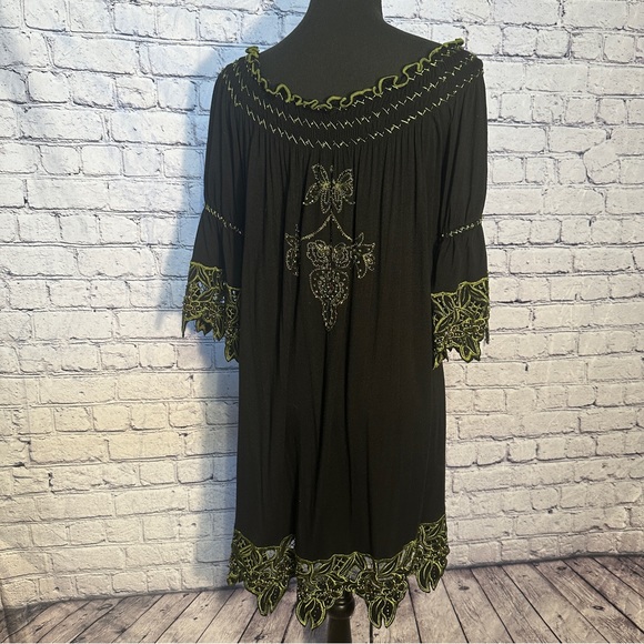 Urban Mango XL Green & Black Embroidered & Beaded Top - Picture 5 of 7